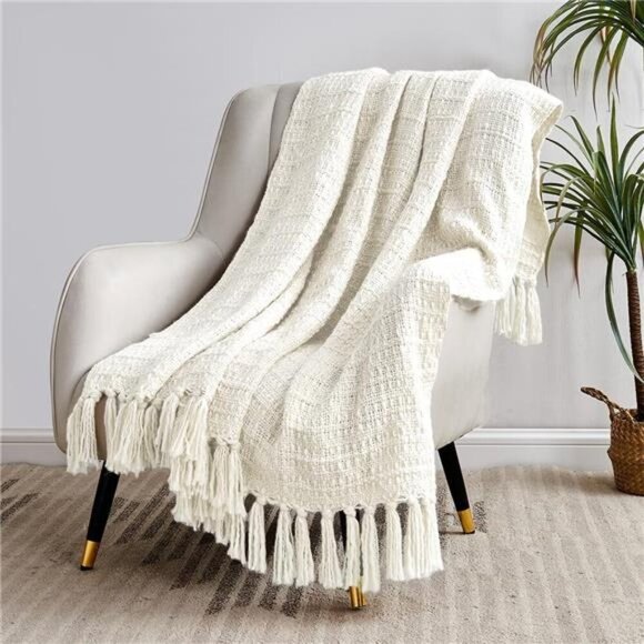 Cozy Chunky Cream Knit Throw Blanket with Textured Basket Weave Pattern Fringe - Picture 4 of 8